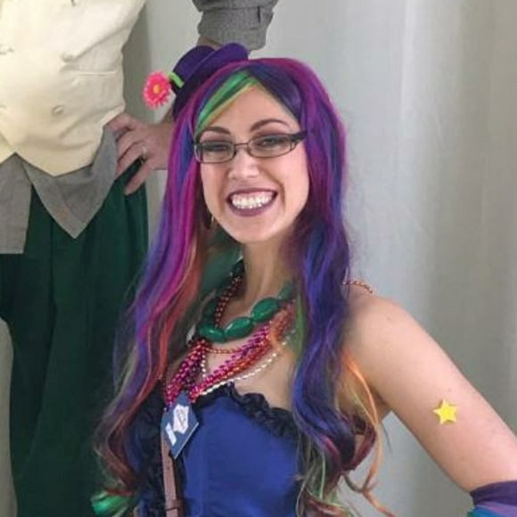 Meet your Posher, Jasmine! - Picture 3 of 7